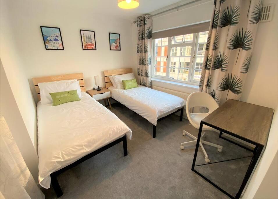 Redhill Town Centre 3 Bed House Near Gatwick Airport, Easy Commute To London Apartment ภายนอก รูปภาพ