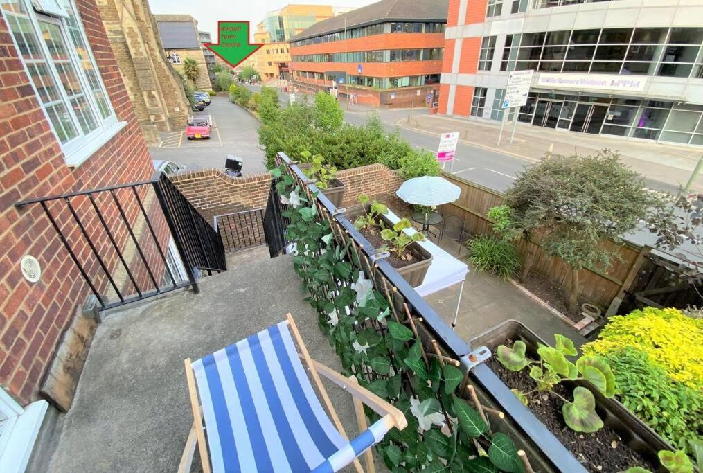 Redhill Town Centre 3 Bed House Near Gatwick Airport, Easy Commute To London Apartment ภายนอก รูปภาพ
